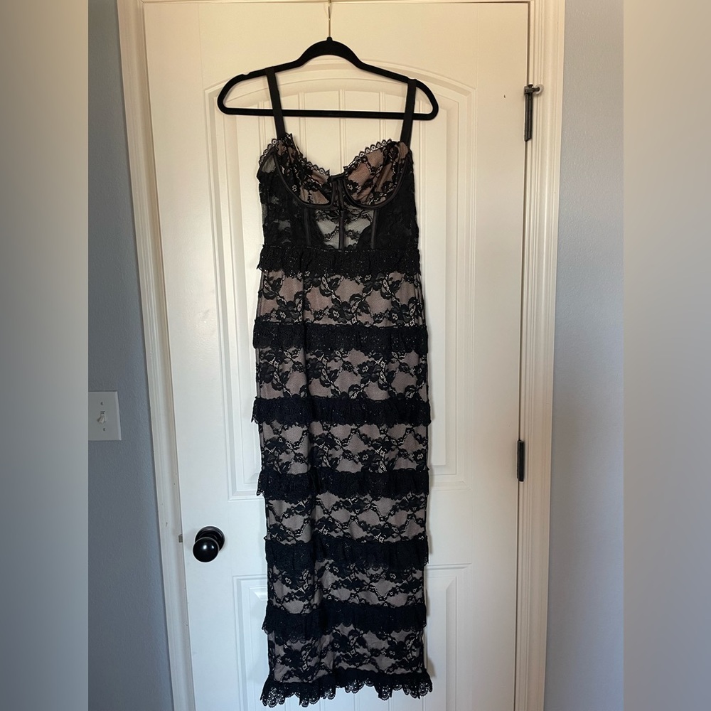 Hello Molly LUXE MYSTIQUE LACE MAXI DRESS - Picture 4 of 8